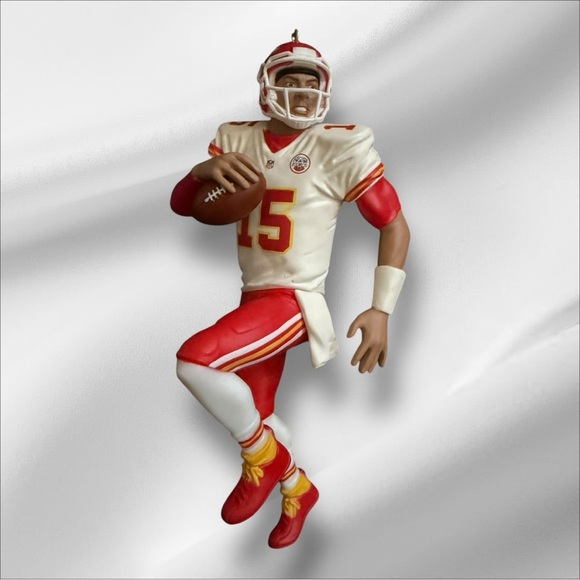 Hallmark Keepsake Ornament 2022, NFL Kansas City Chiefs Patrick Mahomes II - NWT - Picture 3 of 5